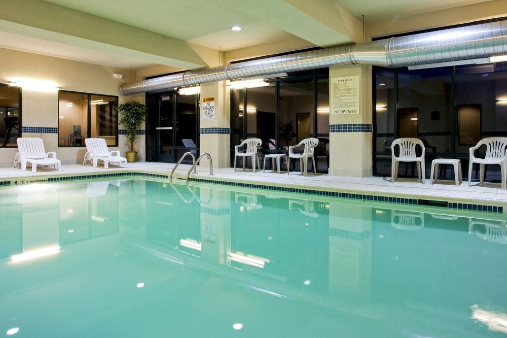 Holiday Inn Express Syracuse Airport By Ihg North Syracuse Exterior foto