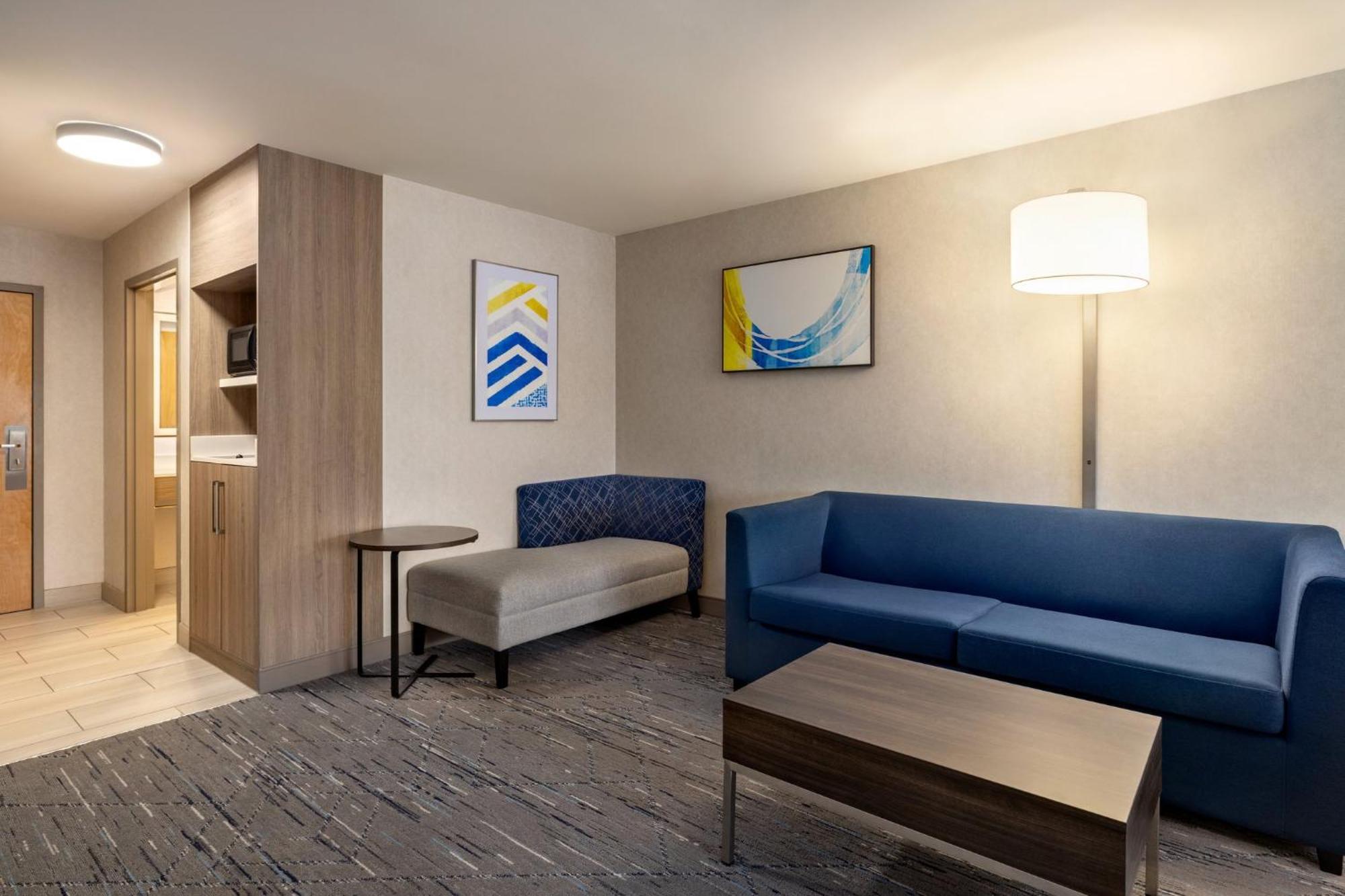 Holiday Inn Express Syracuse Airport By Ihg North Syracuse Exterior foto